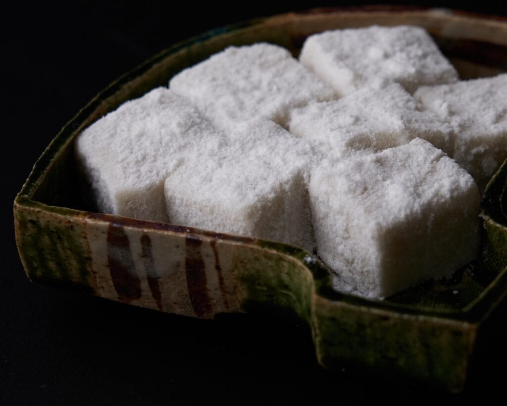 椰子の白わらび餅｜家で味わえる高級料亭のこだわり