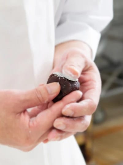 錦宝華｜熟練の職人技と「塩瀬総本家」に受け継がれる贈る文化
