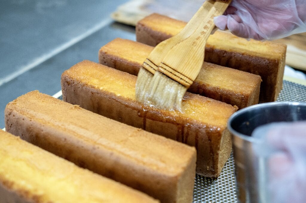 ブランデーケーキ｜1つ1つを手作業で作る丁寧な仕事の集大成