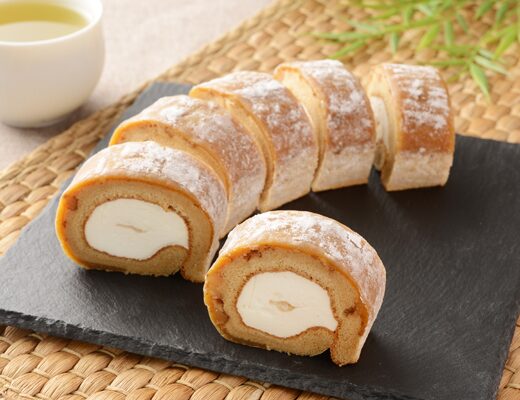「Uchicafe’くるみお餅で巻いたもち食感ロール」