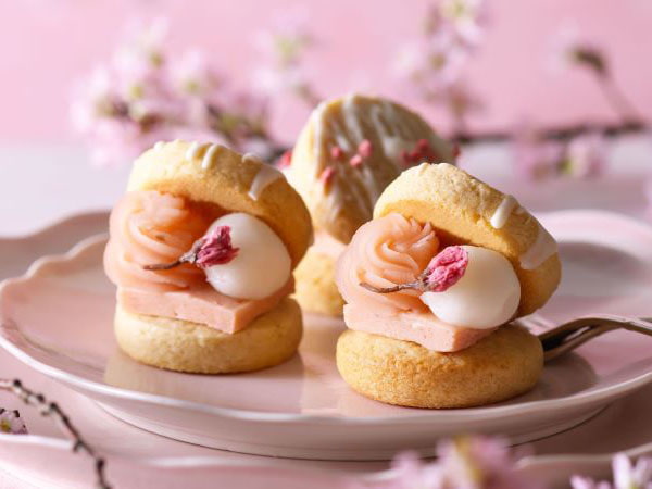 BAKERS gonna BAKE（ベイカーズ ゴナ ベイク）の「お花見あんバタースコーンサンド 桜あん＆いちごバター」
