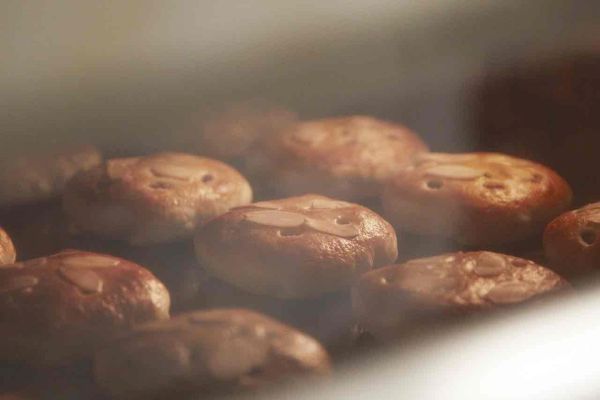 五十鈴屋　神楽坂饅頭（くるみ）5個入　1