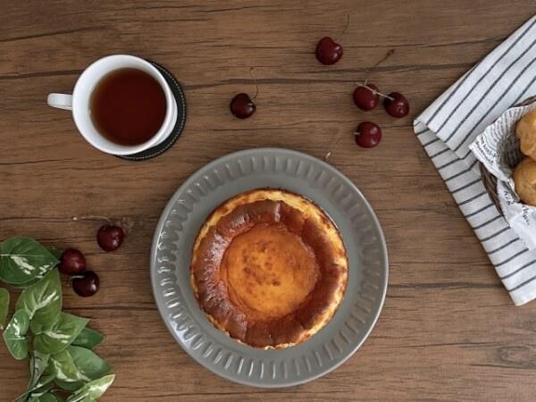 【allée】表参道で話題「燻製はちみつバスクチーズケーキ」