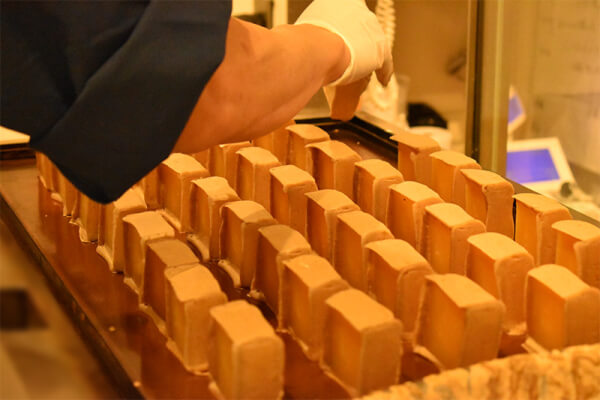 浅草満願堂 作業風景