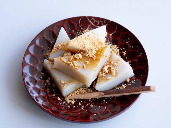 船橋屋「元祖くず餅」発酵の技が光る老舗が生む唯一無二の味が話題