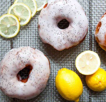 DUMBO Doughnuts and Coffee　LEMON POPPY SEED