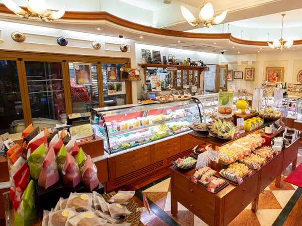 エスプリ・ドゥ・パリ　店舗