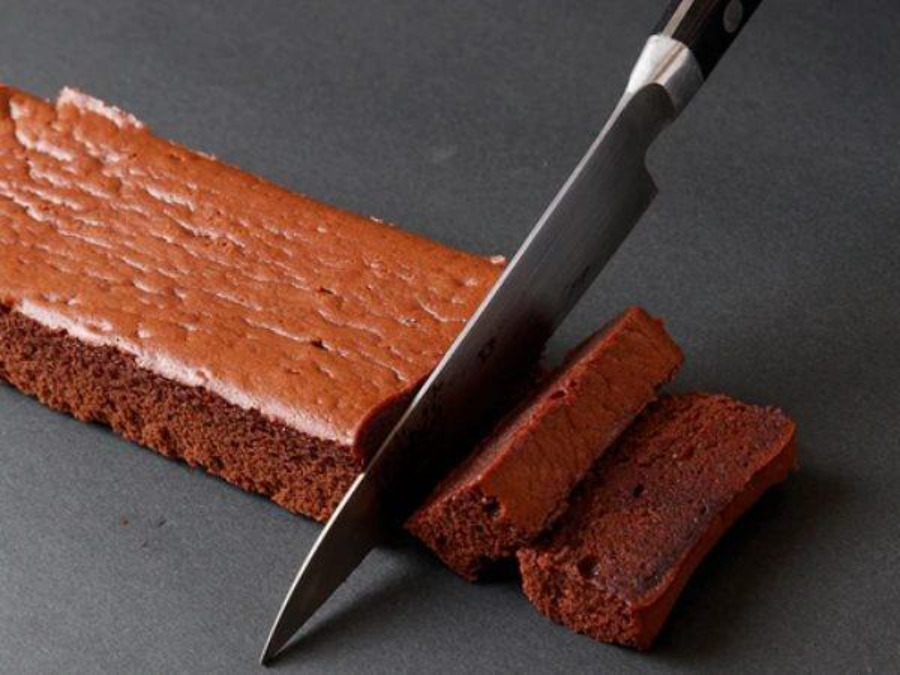 パティスリー レザネフォール スフレ・オ・ショコラ カット