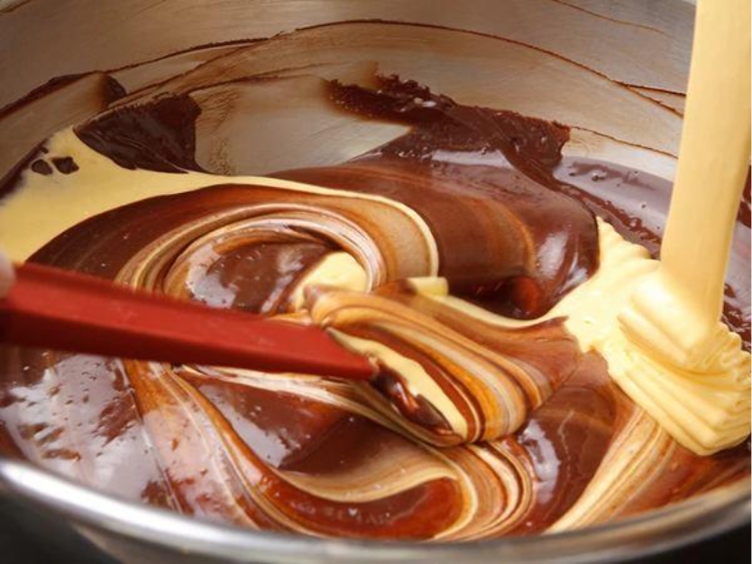 パティスリー レザネフォール チョコレートを混ぜる