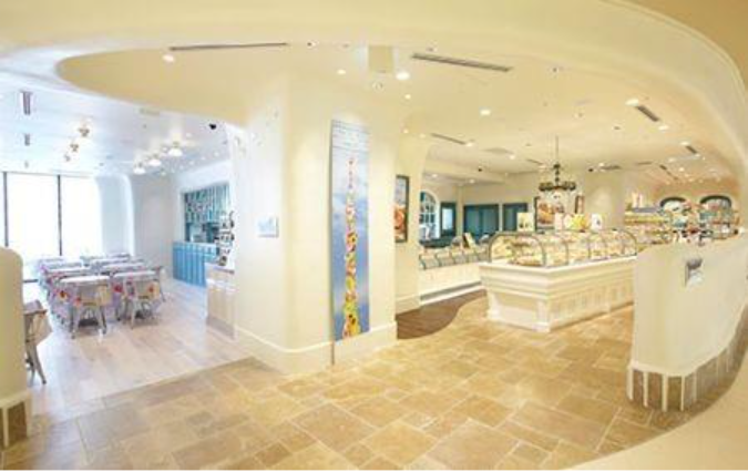 キルフェボン　イチゴのタルト　店舗内