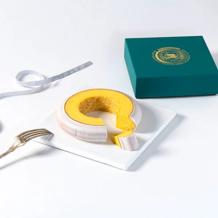 ヴィヨン　プレーンバウムクーヘン 中